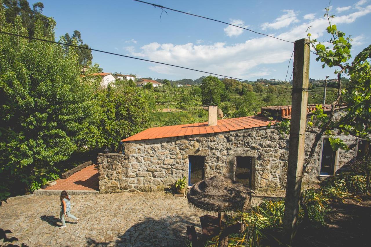 Out Of Town Hostel Castelo de Paiva Buitenkant foto